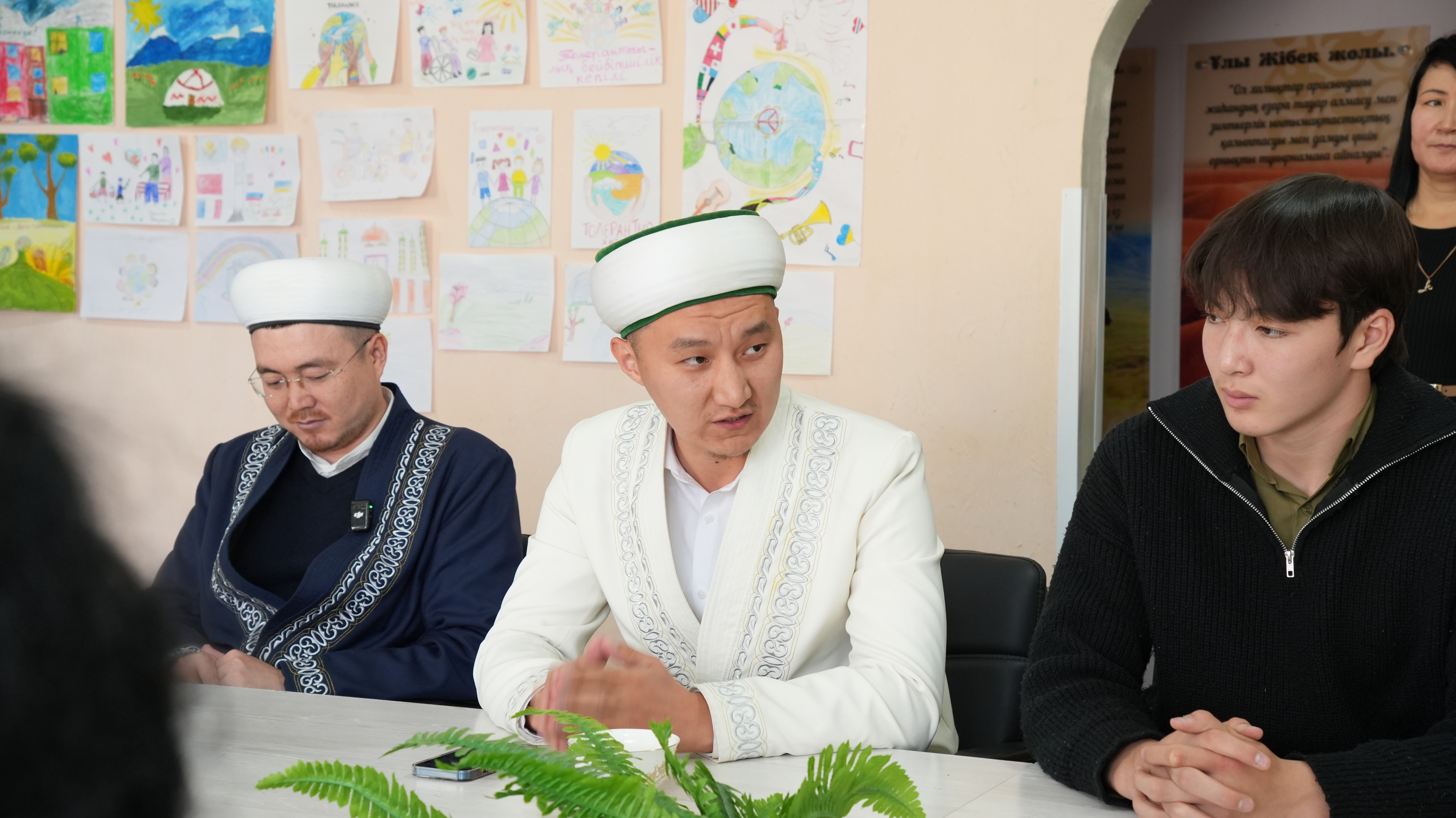 "РУХАНИ КЕЛІСІМ - БЕЙБІТШІЛІК НЕГІЗІ" АТТЫ ДӨҢГЕЛЕК ҮСТЕЛ ӨТТІ